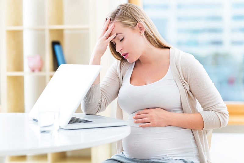 Những biểu hiệu đau đầu thường gặp ở mẹ bầu