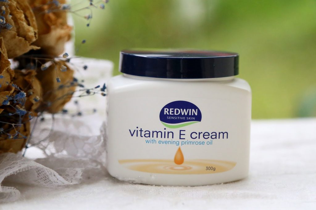 Tìm hiểu ưu và nhược điểm của kem dưỡng da Redwin Vitamin E Cream